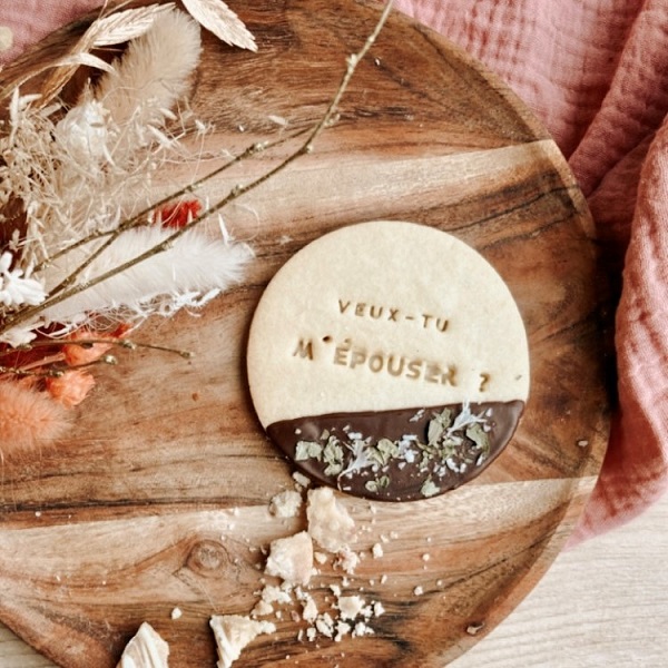 Gourmandista | Biscuits personnalisés | Box cadeau st valentin biscuit message demande mariage originale