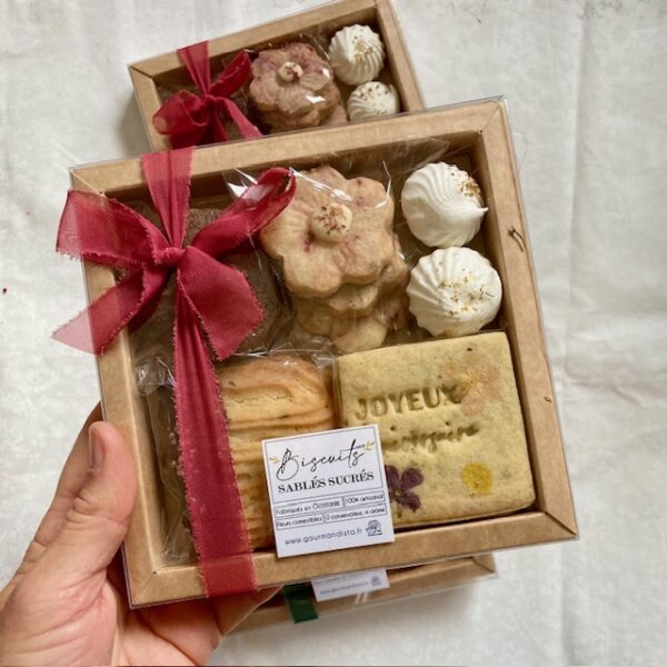 coffret biscuits fleuris et personnalises