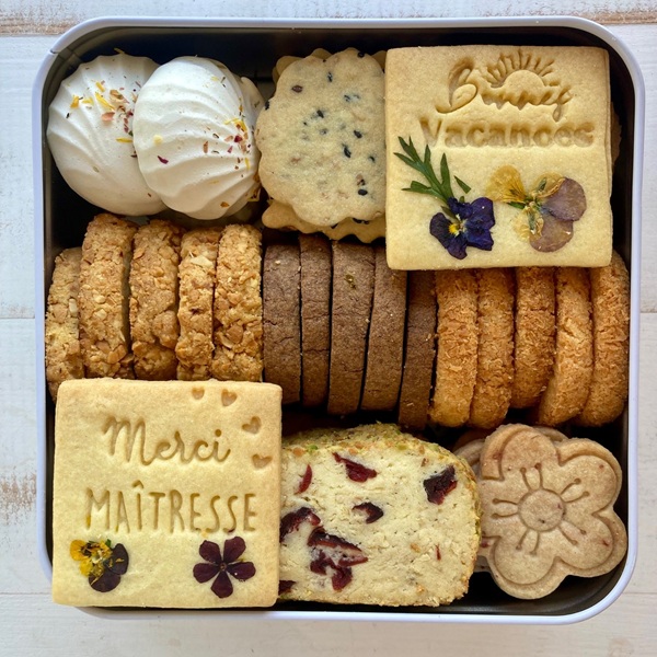 Boîte à douceurs fleuries